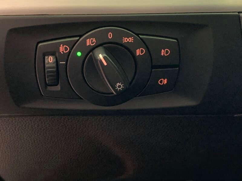 BMW Serie 3 318d pack m