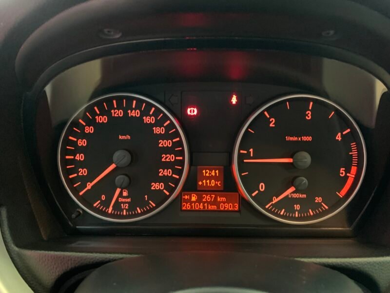 BMW Serie 3 318d pack m