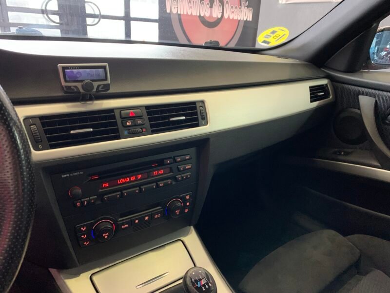 BMW Serie 3 318d pack m