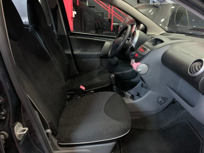 PEUGEOT 107 1.0i 68cv urban