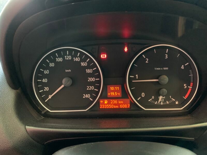 BMW SERIE 1 sport 118d