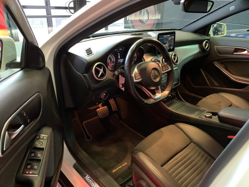 MERCEDES-BENZ Gla 220cdi amg line