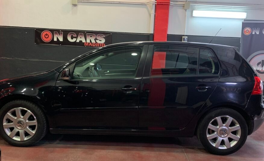 VOLKSWAGEN Golf 1.6i 5v sportline