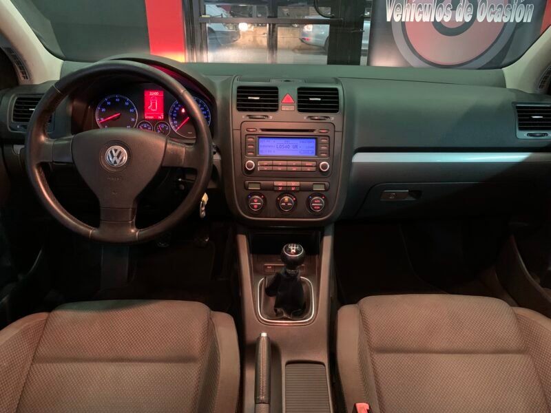 VOLKSWAGEN Golf 1.6i 5v sportline
