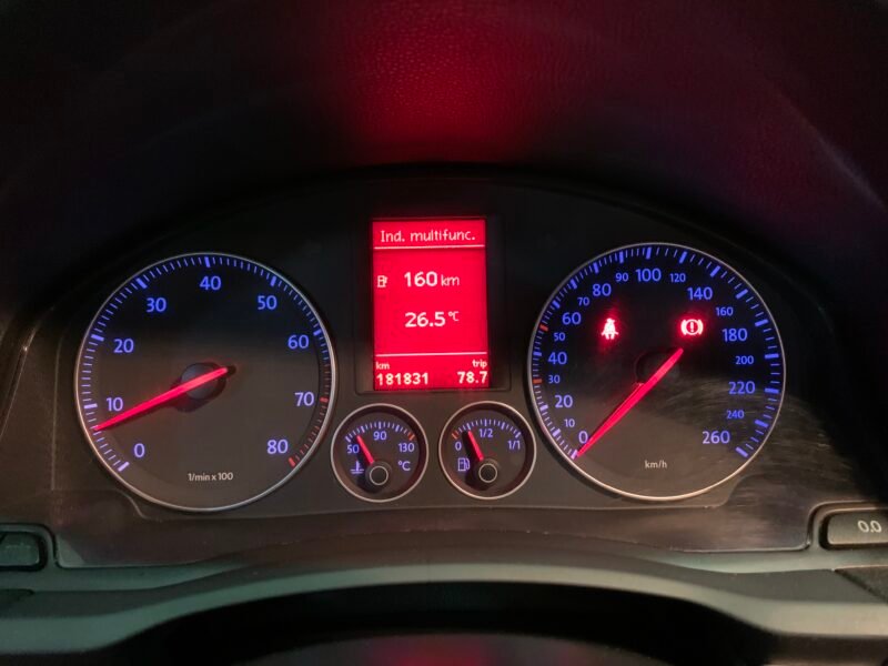 VOLKSWAGEN Golf 1.6i 5v sportline