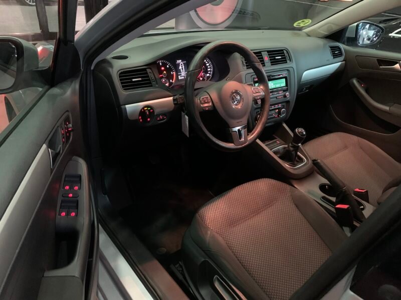 VOLKSWAGEN Jetta 1.6 tdi 105cv advance bluemotion tech