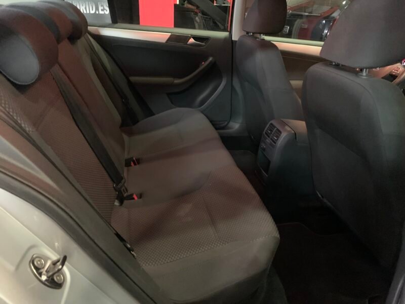 VOLKSWAGEN Jetta 1.6 tdi 105cv advance bluemotion tech