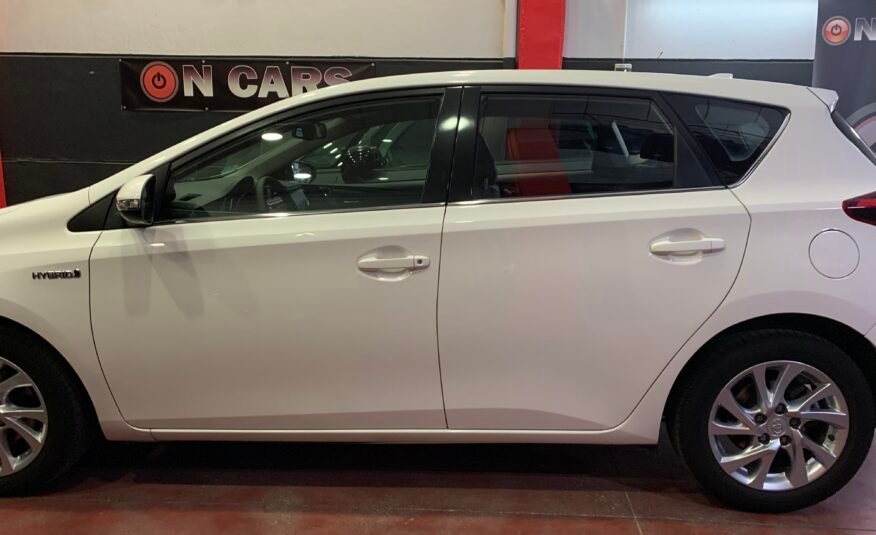 TOYOTA auris 1.8 hybrido