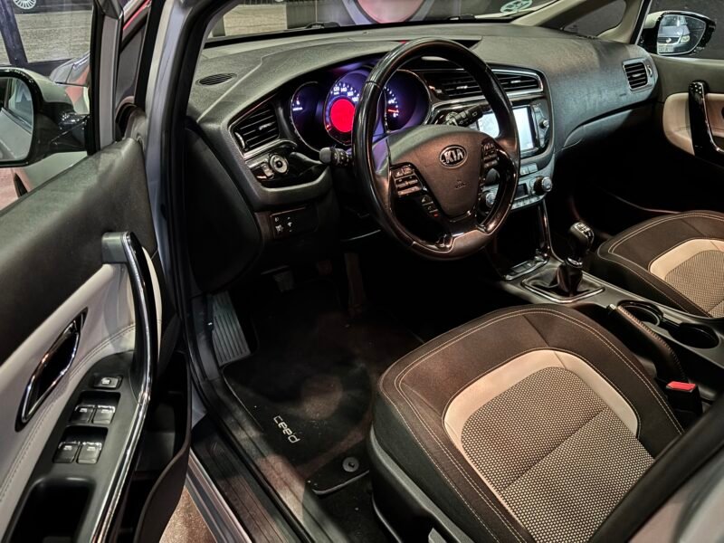 KIA ceed 1.6 crdi xtech 17