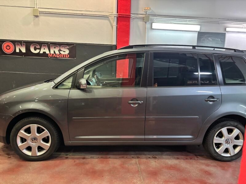 VOLKSWAGEN Touran 2.0 tdi highline