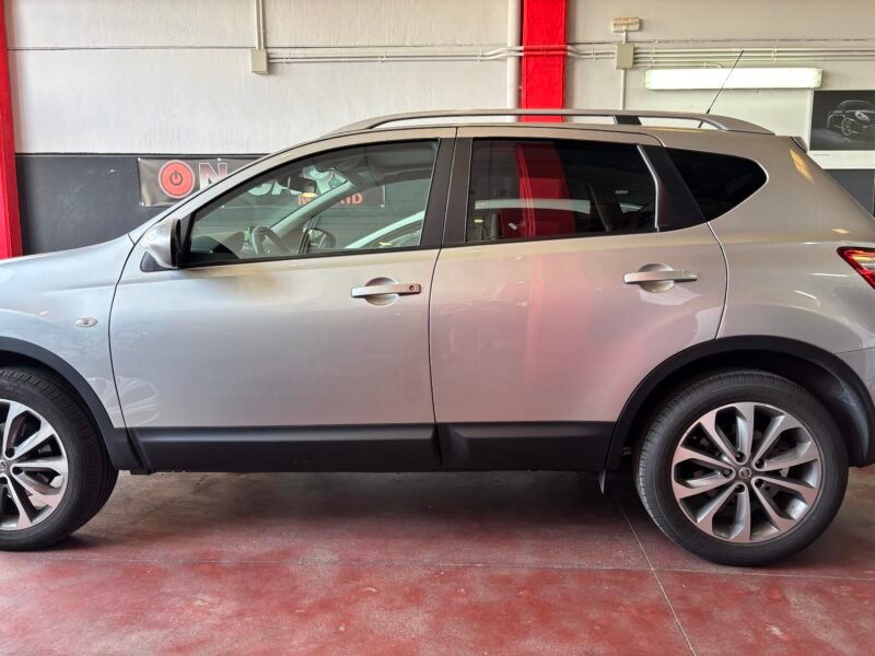 NISSAN qashqai 2.0i tekna sport