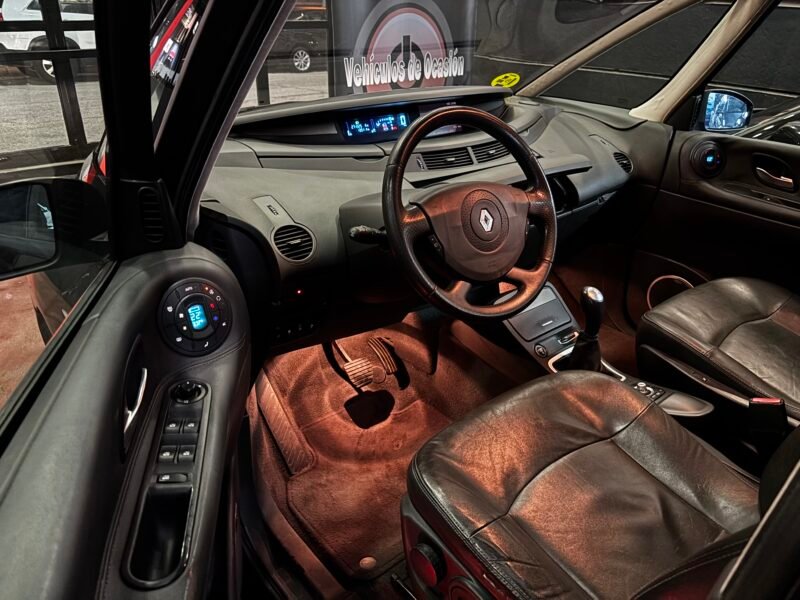 RENAULT grand espace 2.0 dci 16v privilege auto