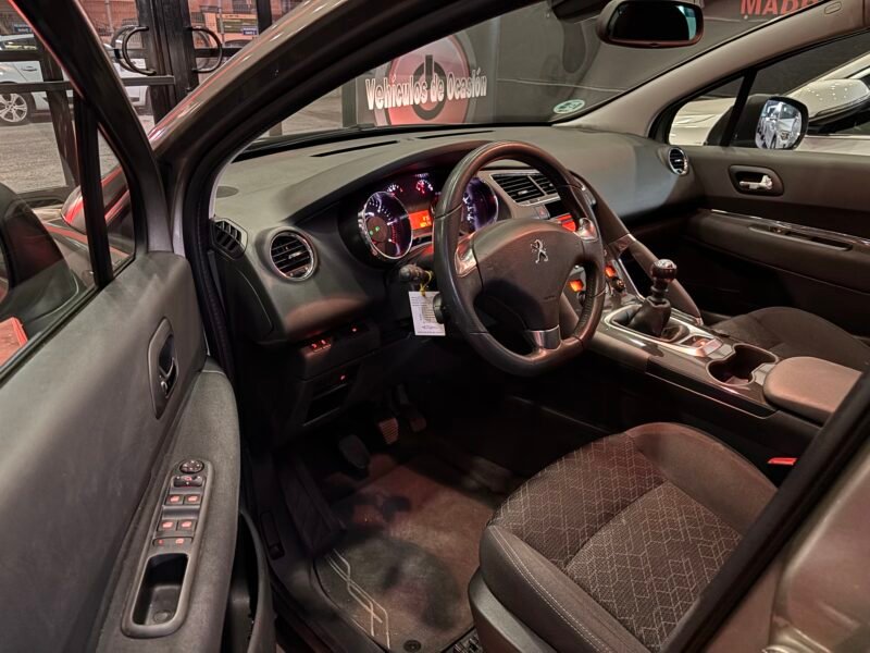 PEUGEOT 3008 1.6 bluehdi style