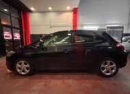 TOYOTA auris 1.4 d4d active