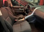 TOYOTA auris 1.4 d4d active