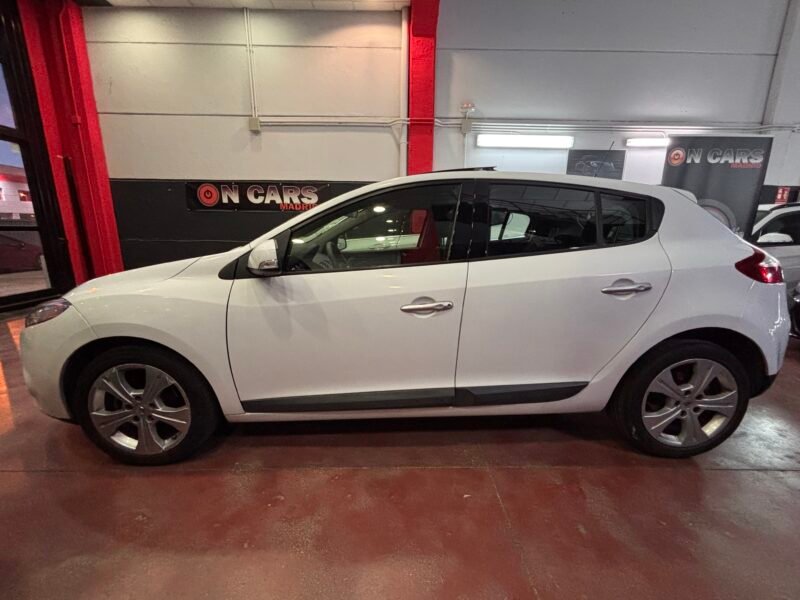 RENAULT Megane 1.6 16v dynamique