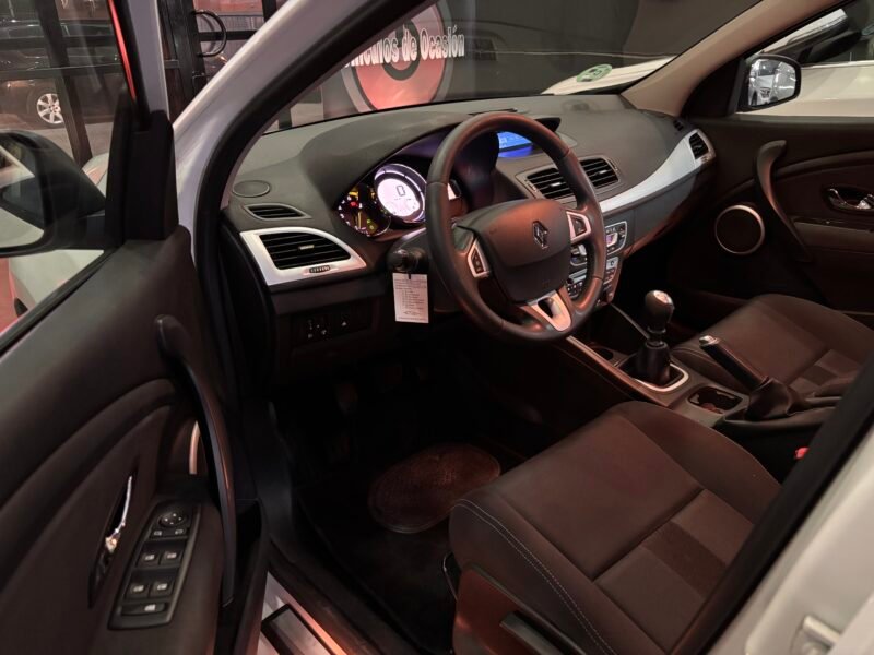 RENAULT Megane 1.6 16v dynamique