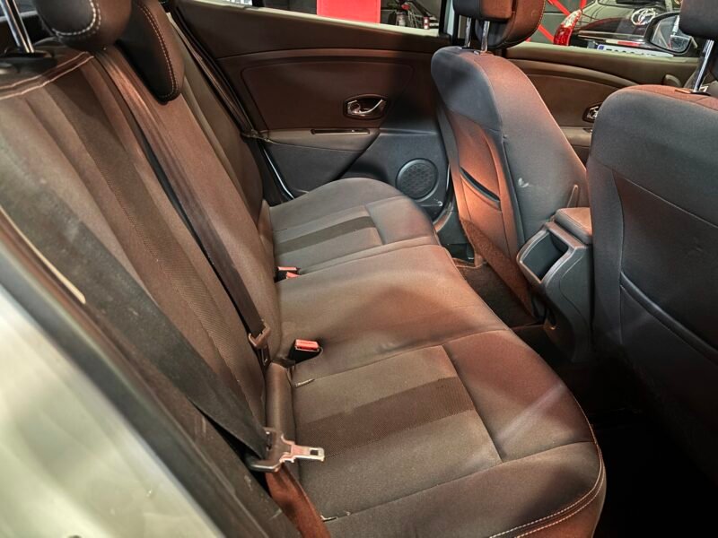 RENAULT Megane 1.6 16v dynamique