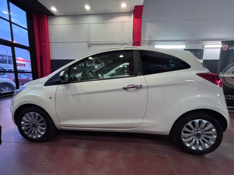 FORD KA 1.2i titanium
