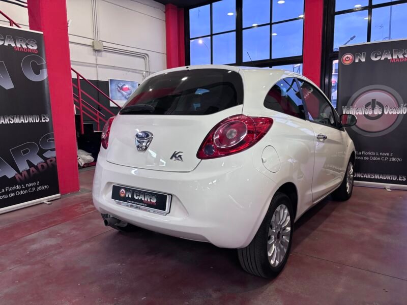 FORD KA 1.2i titanium